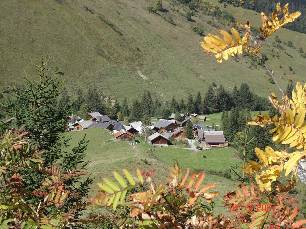 Hotel Foehrenhof Stanzach Bagian luar foto