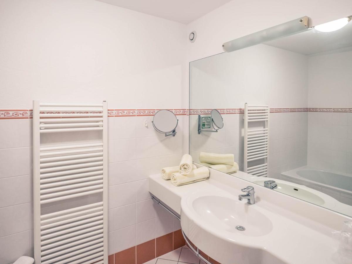 Hotel Foehrenhof Stanzach Bagian luar foto